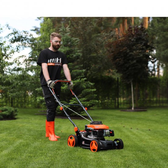 Газонокосилка бензиновая Patriot PT 410 3.5 л.с. 41 см