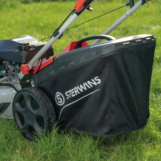 Газонокосилка бензиновая самоходная Sterwins 3.1КвТ 4 л.с. 51см