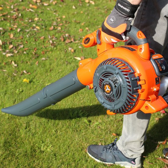 Воздуходувка-пылесос бензиновая ручная Daewoo 880 Вт (DABL 270)