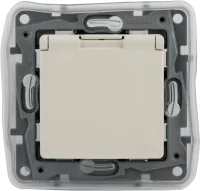 Розетка с заземлением IP44 - Legrand Etika - со шторками с защитной крышкой 16А 250В винтовые зажимы - слоновая кость
