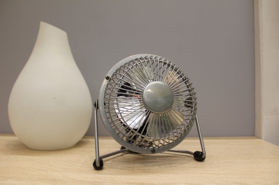 Вентилятор настольный DILWIS 15 Вт D10 см цвет серый