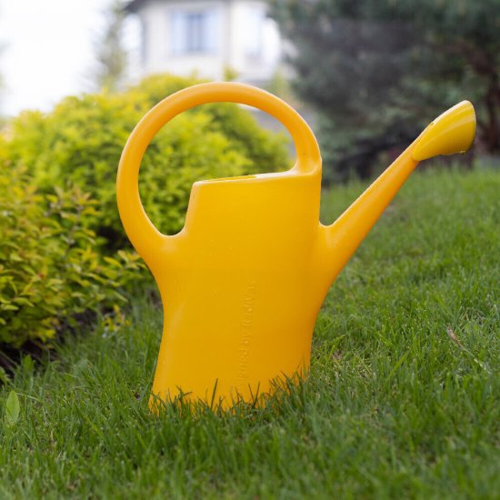 Лейка садовая Radivas 7 л пластиковая с рассеивателем желтая