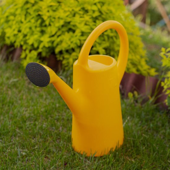 Лейка садовая Radivas 7 л пластиковая с рассеивателем желтая