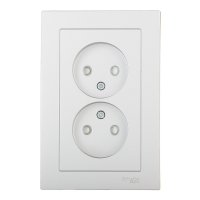 Розетка Systeme Electric AtlasDesign встраиваемая алюминий со шторками (ATN000322)