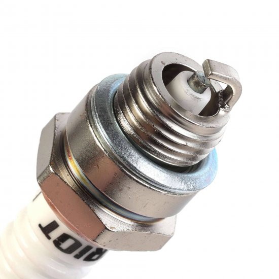 Свеча зажигания Patriot L8RTC для 2-тактных двигателей, 19 мм