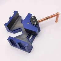Угловые чугунные тиски BESTE AC01101237