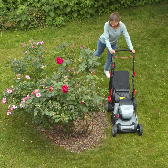 Газонокосилка аккумуляторная бесщеточная самоходная Sterwins UP 40 В 46 см 1x5 Ач АКБ и ЗУ входит в комплект