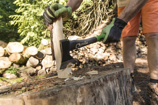 Топор Geolia фиберглассовая ручка 360 мм 600 г