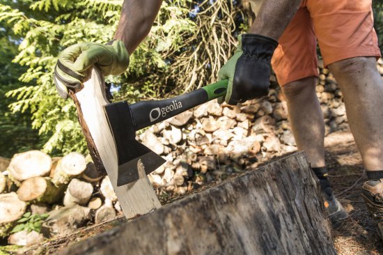 Топор Geolia фиберглассовая ручка 360 мм 600 г