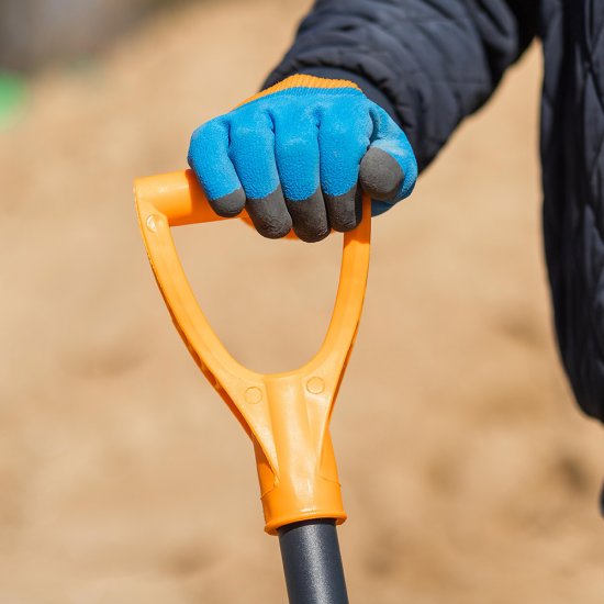 Лопата совковая Павловская Заря усиленная сталь с v-образной ручкой с металлическим черенком 900 мм (00000159002)