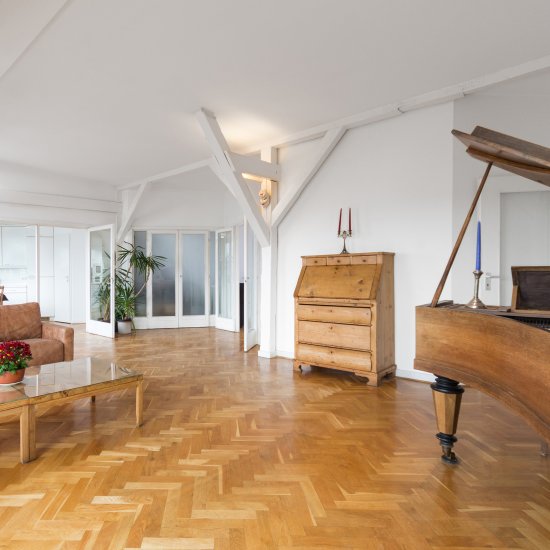 Лак паркетный Husky Parquet 90 глянцевый бесцветный 2.7 л