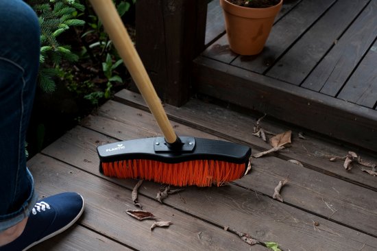 Щетка универсальная Plantic Terra с черенком