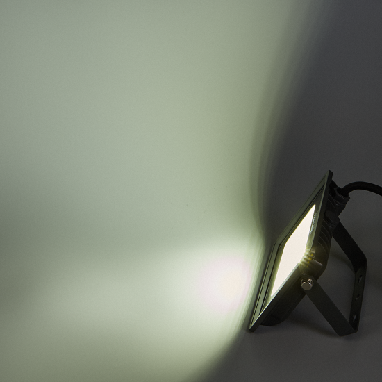 Прожектор светодиодный уличный Wolta WFL-30W/08 30 Вт 5700К IP65 нейтральный белый свет