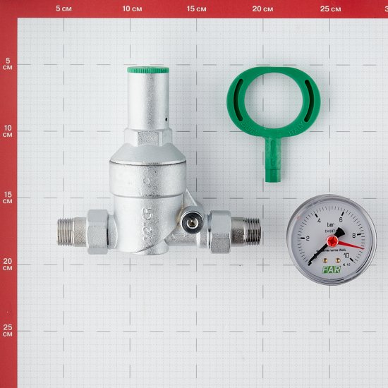 Редуктор давления Far 1/2 НР(ш) мембранный с манометром (FA 2815 12)