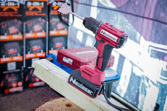 Дрель-шуруповерт аккумуляторная бесщеточная Neolaser NCDB-63, 20 В Li-ion 2x4 Ач