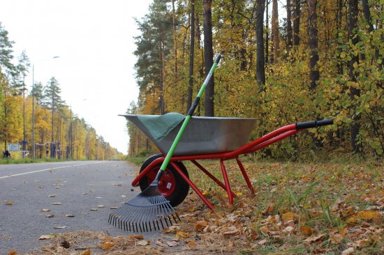 Тачка садовая одноколесная 200 кг/90 л