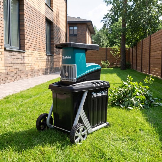 Измельчитель садовый электрический Makita UD2500, 2500Вт