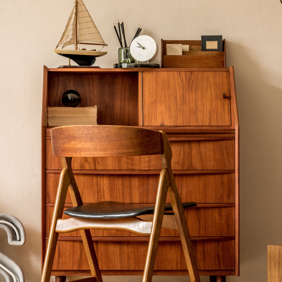 Лак аэрозольный алкидный Luxens сатинированный бесцветный 210 мл