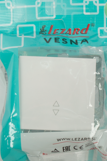 Выключатель проходной Lezard Vesna цвет белый