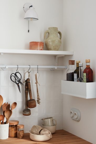 Краска для стен и потолков в кухне и ванной Luxens моющаяся матовая база А цвет белый 250 мл