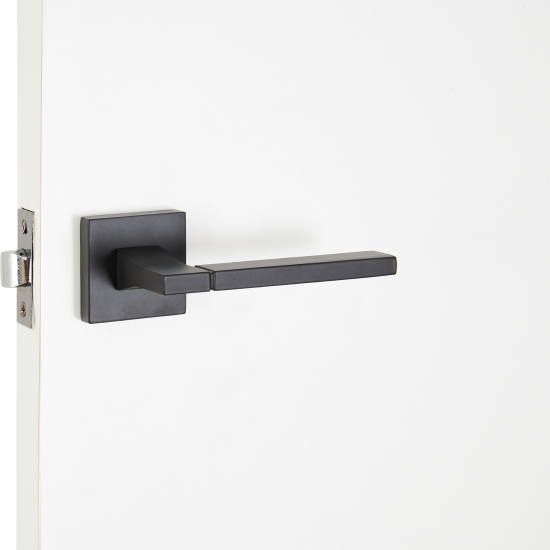 Дверные ручки 147 BL без запирания комплект цвет черный