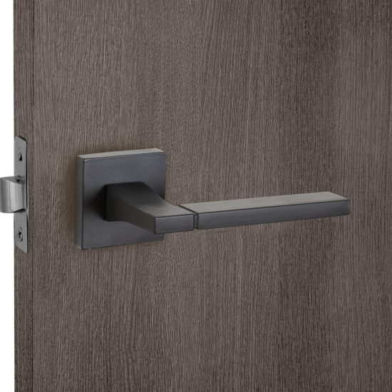 Дверные ручки 147 BL без запирания комплект цвет черный