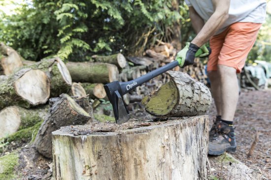 Топор Geolia фиберглассовая ручка 840 мм 1500 г