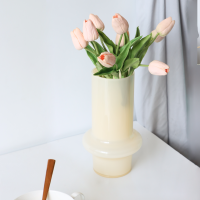 Ваза Betty стекло бежевая 26 см