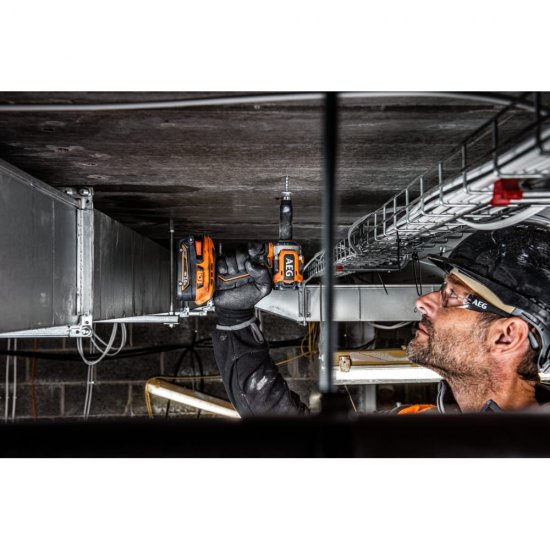 Бесщеточный аккумуляторный гайковерт AEG BSS18S12BL-0