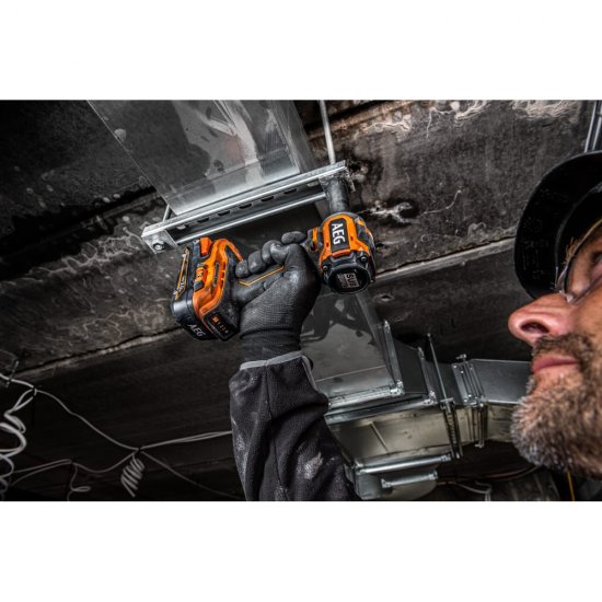 Бесщеточный аккумуляторный гайковерт AEG BSS18S12BL-0