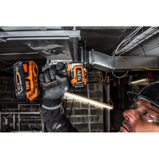 Бесщеточный аккумуляторный гайковерт AEG BSS18S12BL-0