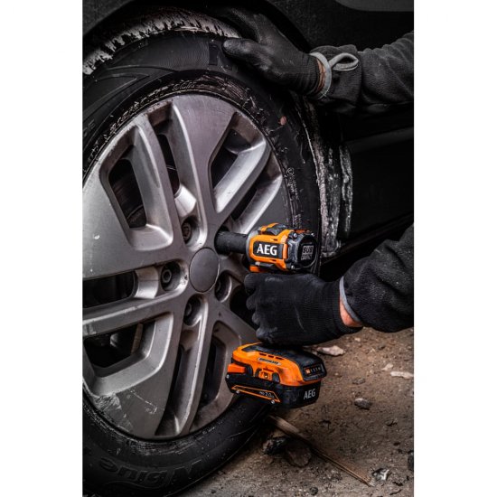 Бесщеточный аккумуляторный гайковерт AEG BSS18S12BL-0