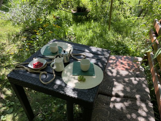 Стол Ingreen Rattan 78.9x78.9x70 см пластик коричневый