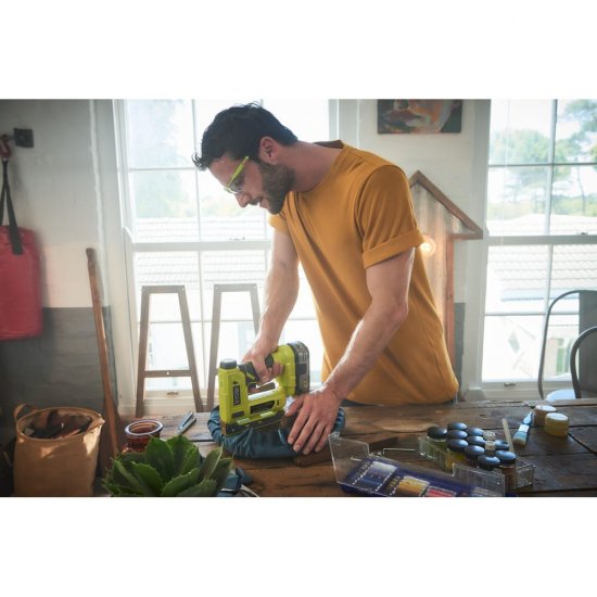 Аккумуляторный степлер Ryobi R18ST50-0