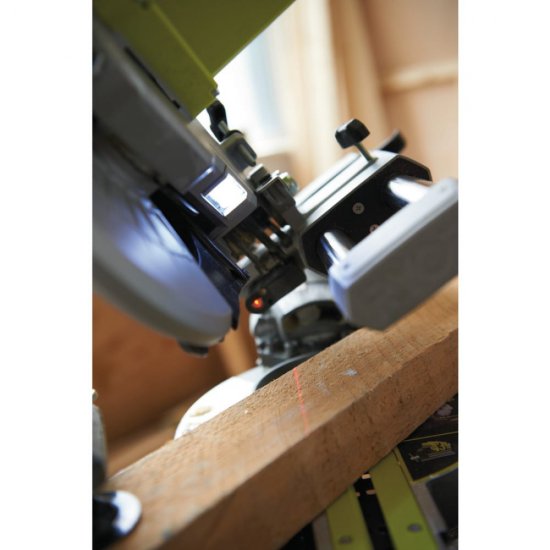 Торцовочная пила Ryobi EMS216L