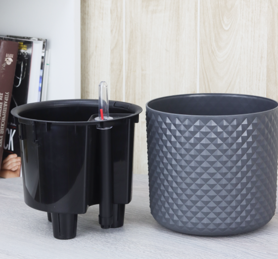 Кашпо для цветов Фасет ø15 h13.8 см v2 л с автополивом полипропилен графитовый