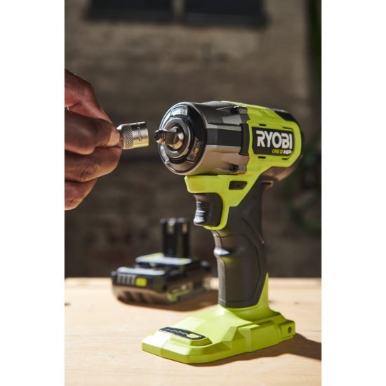 Ударный гайковерт Ryobi RIW1838C-0 18 В