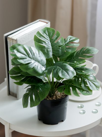 Искусственное растение в горшке монстера h30 см