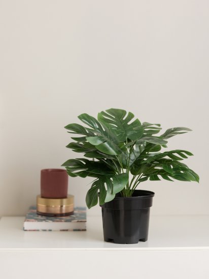 Искусственное растение в горшке монстера h30 см