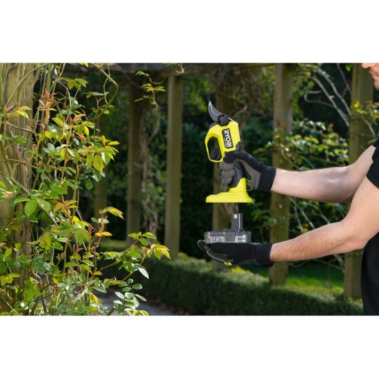 Аккумуляторный бесщеточный секатор Ryobi ONE+ RY18SCXA-0