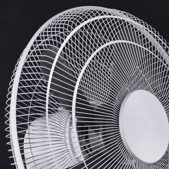 Вентилятор напольный Electrolux EFF-1003D 50 Вт 40 см цвет белый