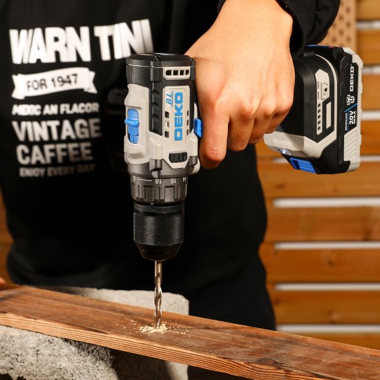 Дрель-шуруповерт аккумуляторная бесщёточная Deko ZKCD20V, 20 В Li-ion 2x2 Ач