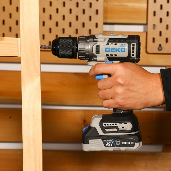 Дрель-шуруповерт аккумуляторная бесщёточная Deko ZKCD20V, 20 В Li-ion 2x2 Ач