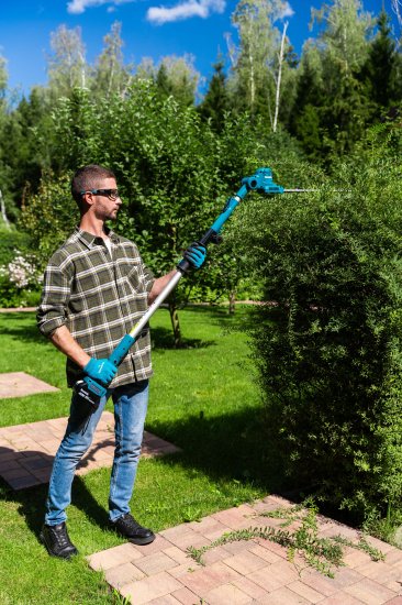 Кусторез аккумуляторный Makita DUN461WSF