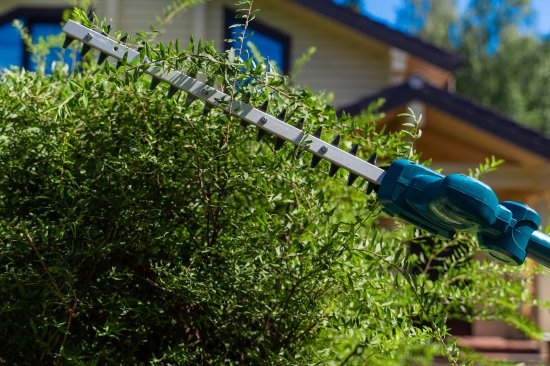 Кусторез аккумуляторный Makita DUN461WSF