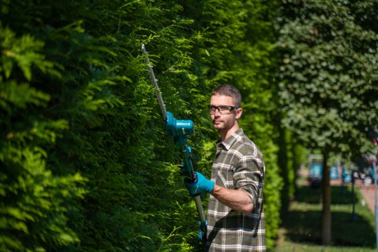 Кусторез аккумуляторный Makita DUN461WSF