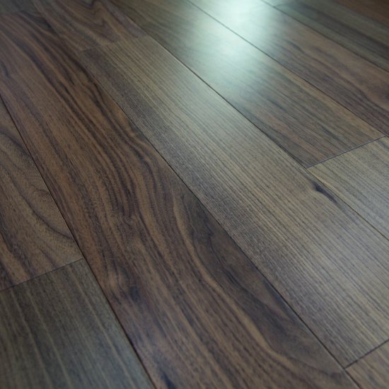 Инженерная доска орех американский 23 класс толщина 12 мм с фаской 1.8 м²