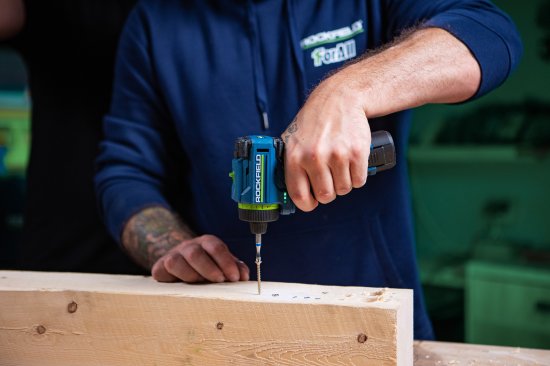 Дрель-шуруповерт аккумуляторная бесщеточная Rockfield RF1002BK, 12 В Li-ion 2x2 Ач