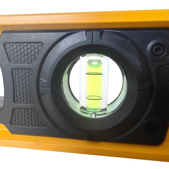 Уровень магнитный Bolt eXtreme 80 см 3 глазка коробчатый