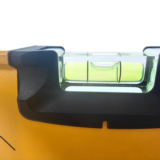 Уровень магнитный Bolt eXtreme 80 см 3 глазка коробчатый